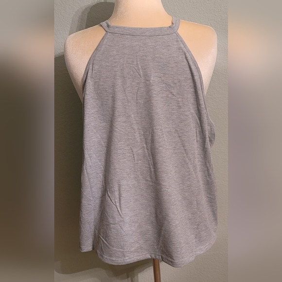 NWOT* PLUS SIZE GRAPHIC TANK - Picture 2 of 3